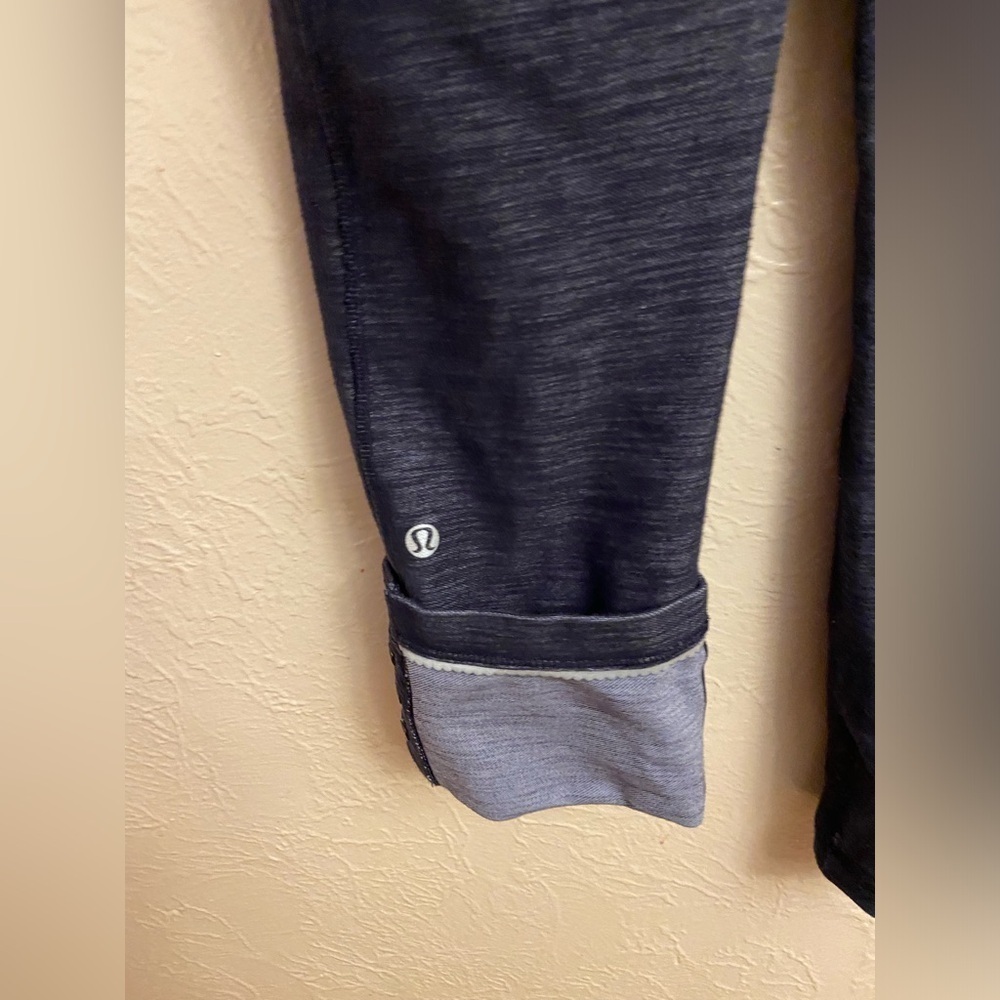 Lululemon legging - Picture 4 of 10